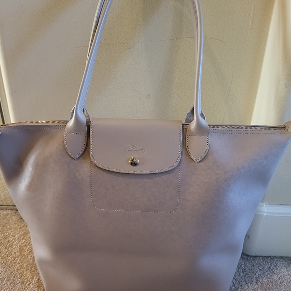 Longchamp Handbags - Longchamp Leather Tote Bag